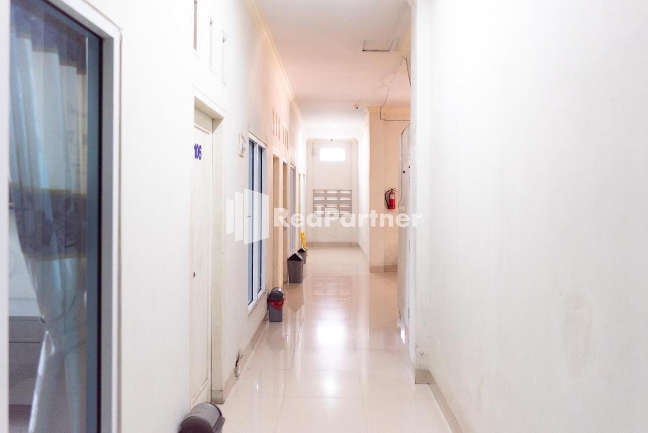 בנדר למפונג Wisma Aini Syariah Mitra Reddoorz מראה חיצוני תמונה