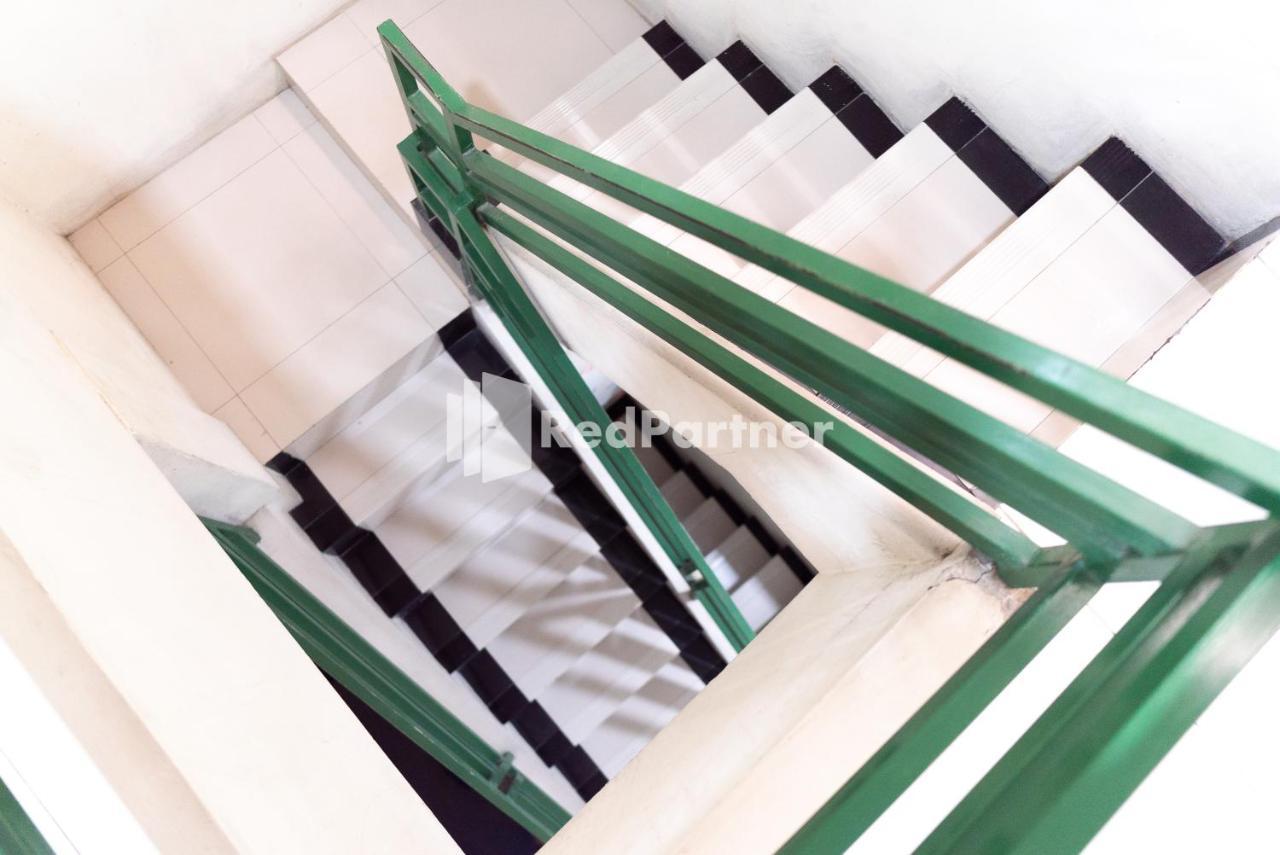 בנדר למפונג Wisma Aini Syariah Mitra Reddoorz מראה חיצוני תמונה