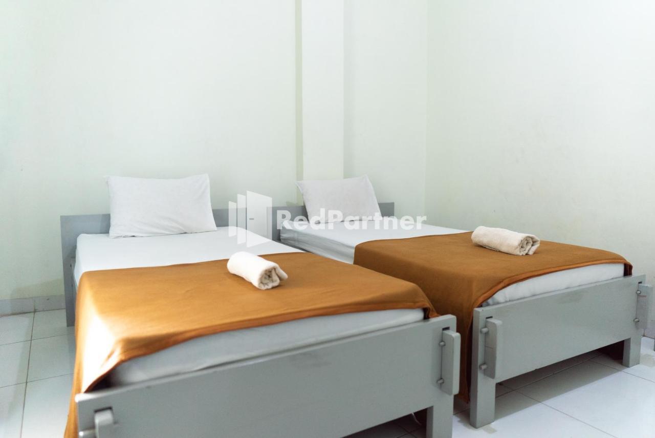 בנדר למפונג Wisma Aini Syariah Mitra Reddoorz מראה חיצוני תמונה