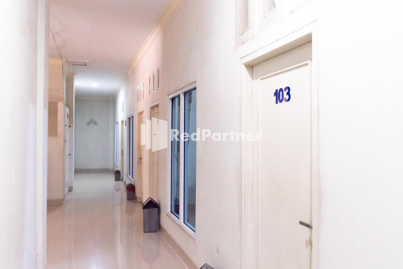 בנדר למפונג Wisma Aini Syariah Mitra Reddoorz מראה חיצוני תמונה