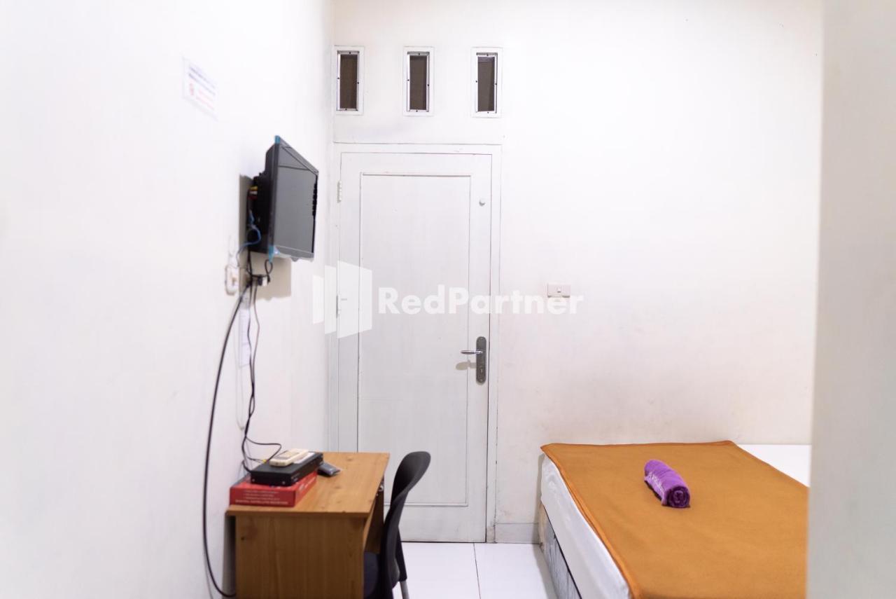 בנדר למפונג Wisma Aini Syariah Mitra Reddoorz מראה חיצוני תמונה
