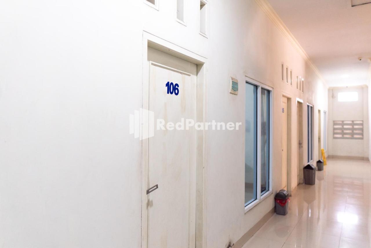 בנדר למפונג Wisma Aini Syariah Mitra Reddoorz מראה חיצוני תמונה