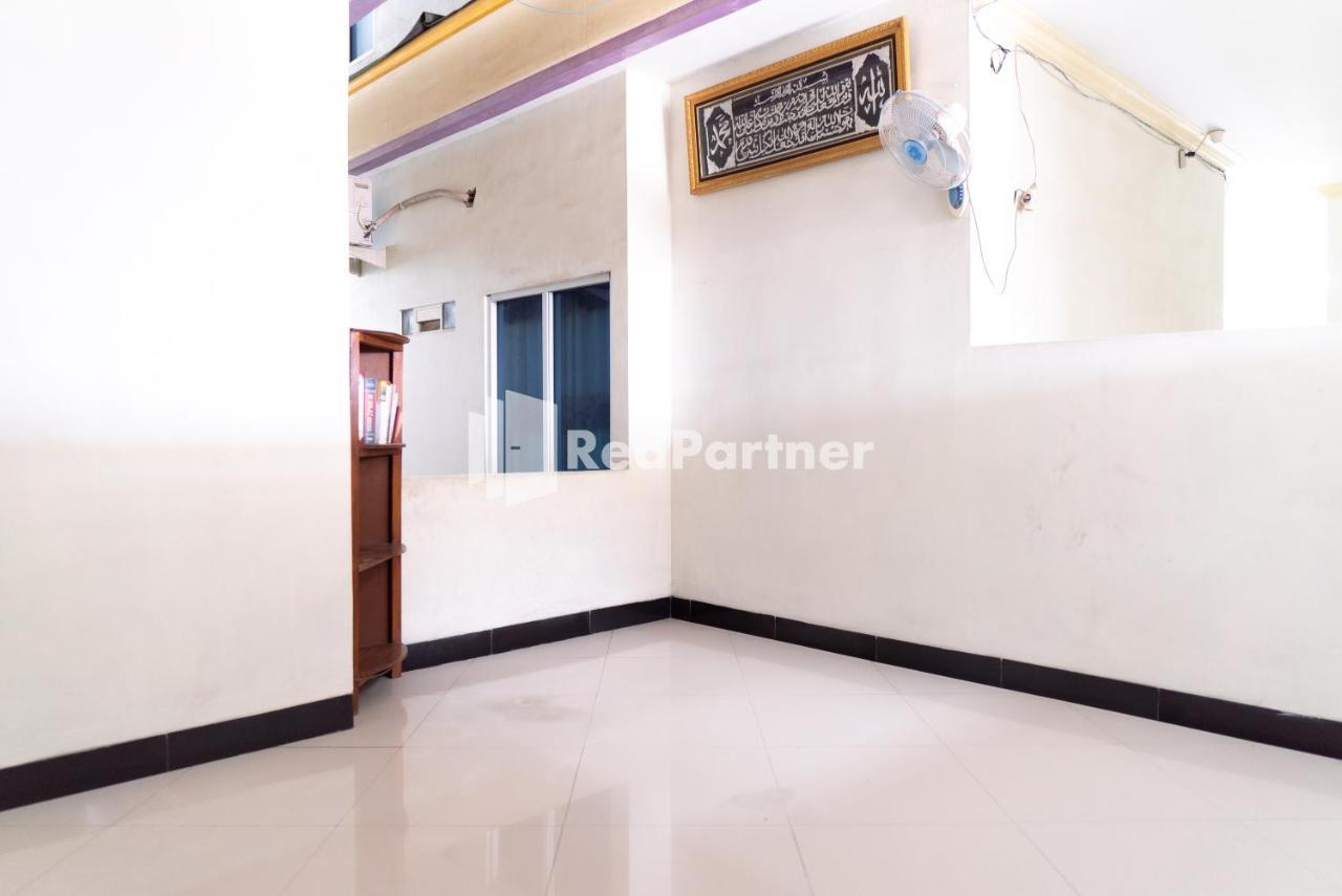 בנדר למפונג Wisma Aini Syariah Mitra Reddoorz מראה חיצוני תמונה